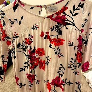 Old navy white and floral thin v-neck blouse